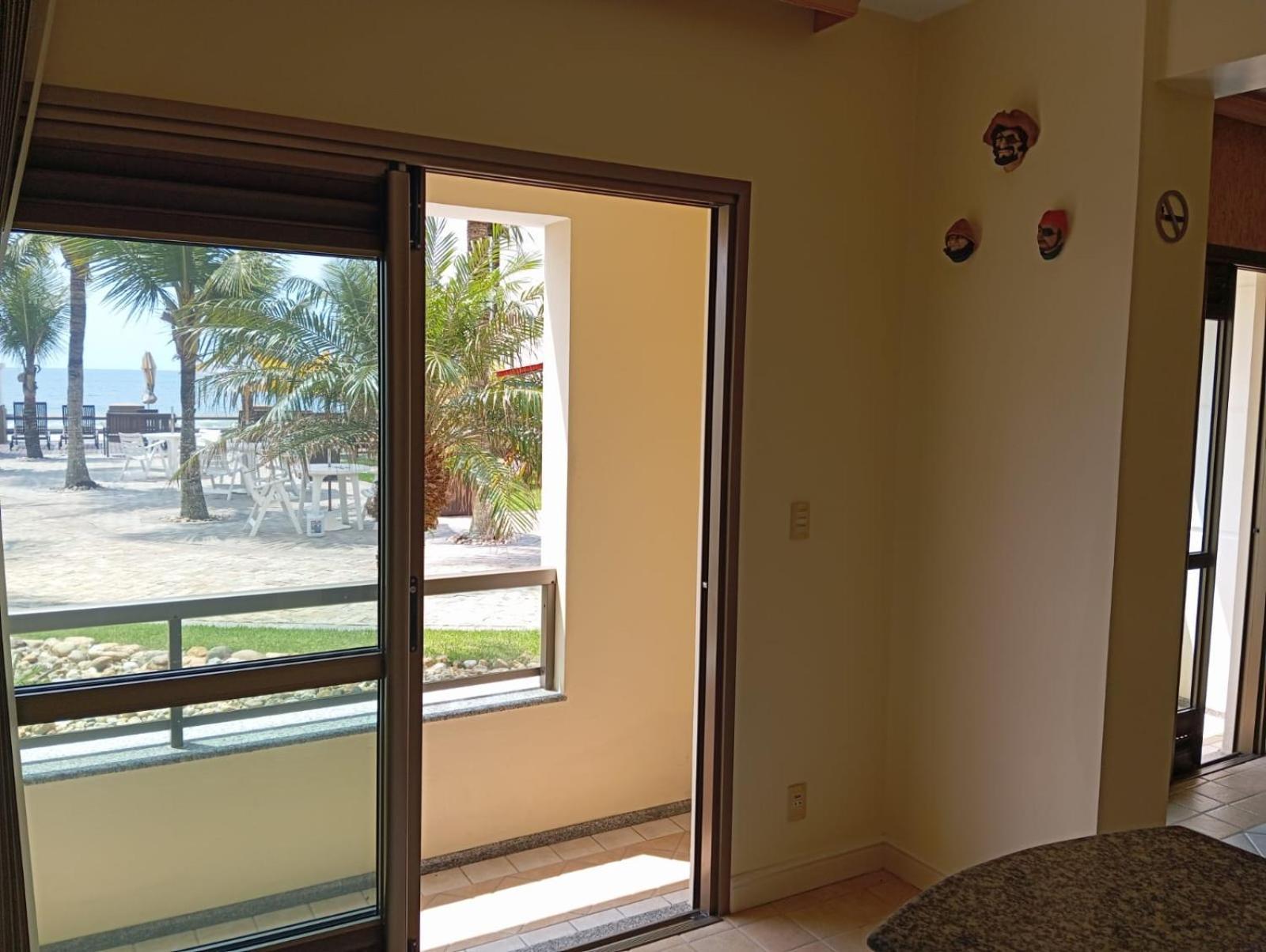 Golfinhos Apart-Hotel - Apto Terreo Frente Ao Mar!!! Florianopolis Exterior photo